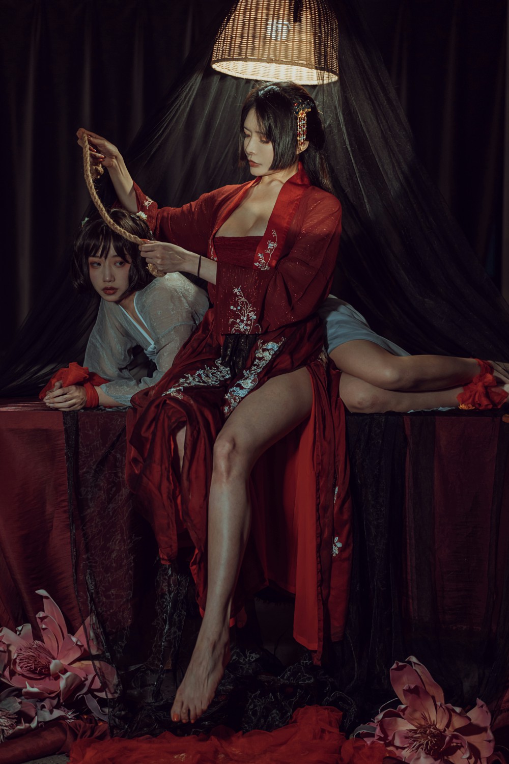 秋和柯基(夏小秋秋秋) - 昏红帐